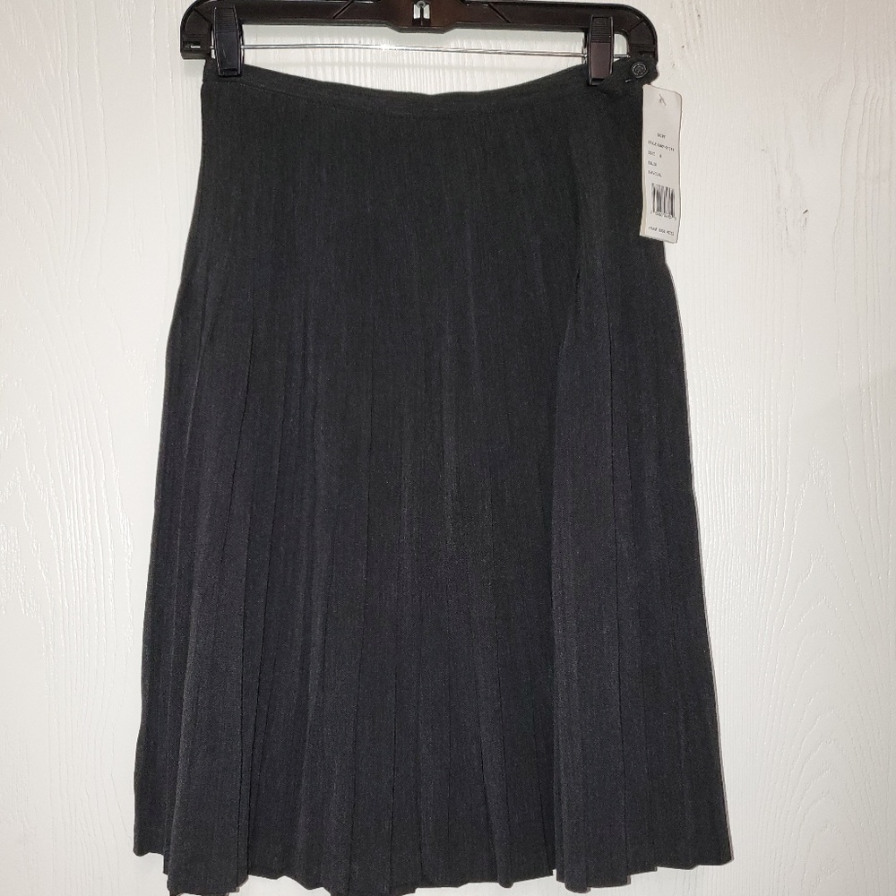 Finity Studio Skirt